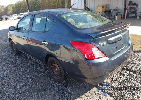 2015 Nissan Versa 1.6 S/1.6 S+/1.6 Sl/1.6 Sv z USA, uszkodzony, nr VIN 3N1CN7APXFL812312